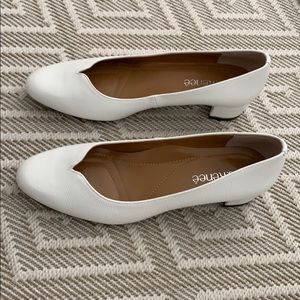 Classic white/cream closed toed block heel